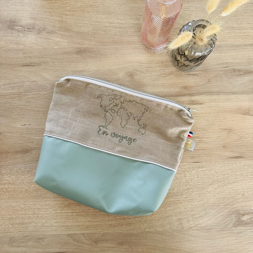 Trousse brodée, En voyage gris