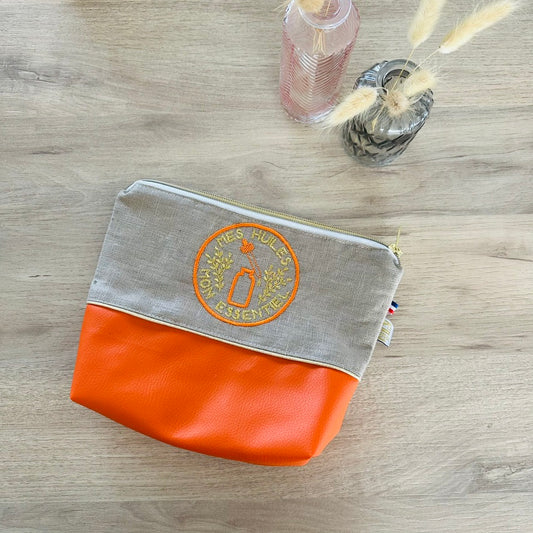 Trousse brodée, Huile essentielle