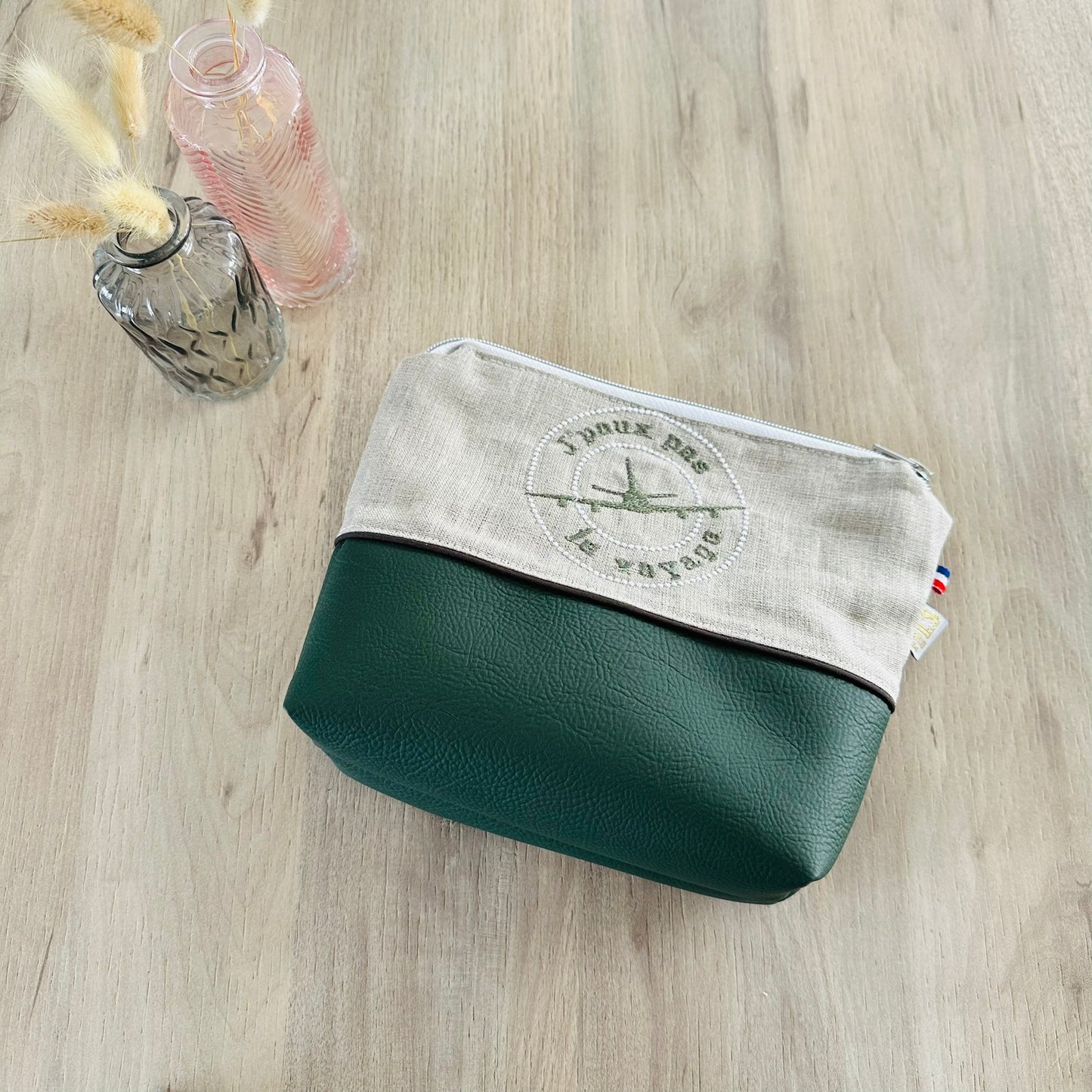 Trousse brodée, J'peux pas je voyage