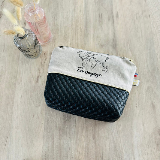 Trousse brodée, En voyage