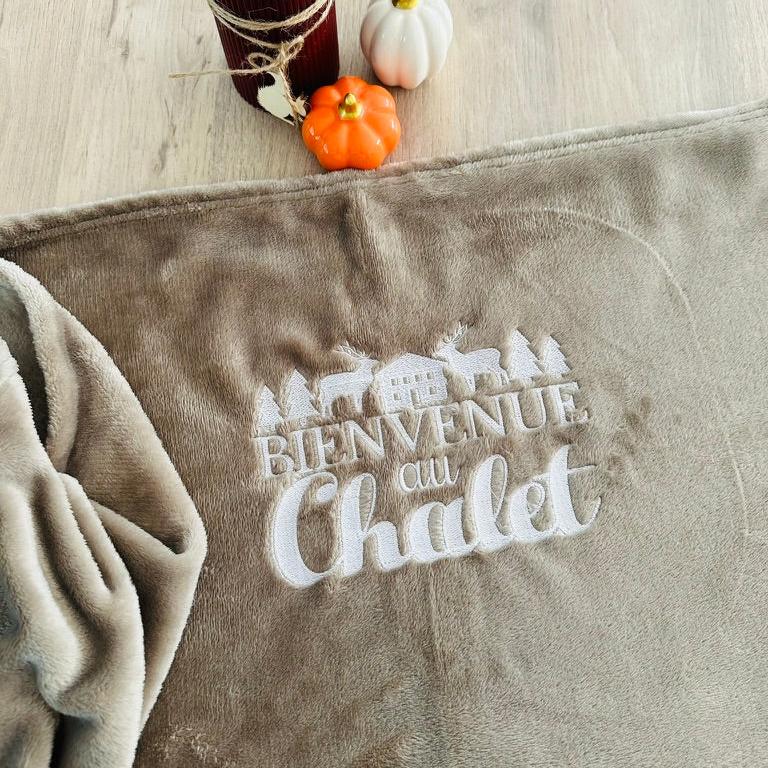 Plaid brodé "Bienvenue au chalet"