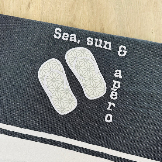 Fouta brodée, sea sieste and apéro