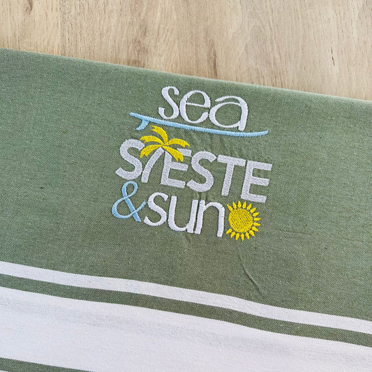 Fouta brodée, sea sieste and sun