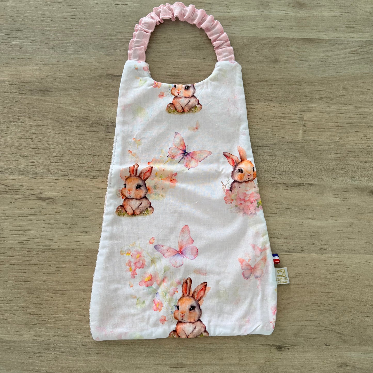 Bavoir maternelle, petits lapins