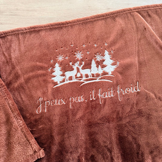 Plaid brodé, Biches et forêt