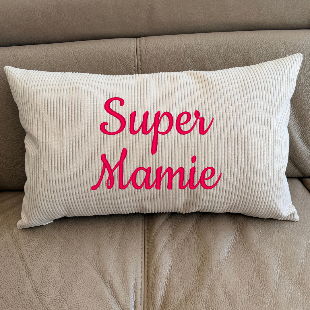 Coussin en velours côtelé – Super Mamie