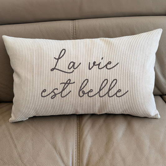 Coussin en velours côtelé – La vie est belle