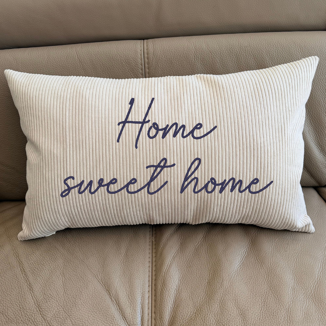 Coussin en velours côtelé – Home sweet home