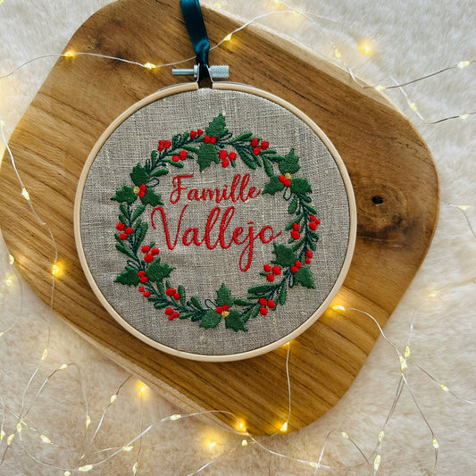 Boule de noël brodé "Couronne de Noël", personnalisable