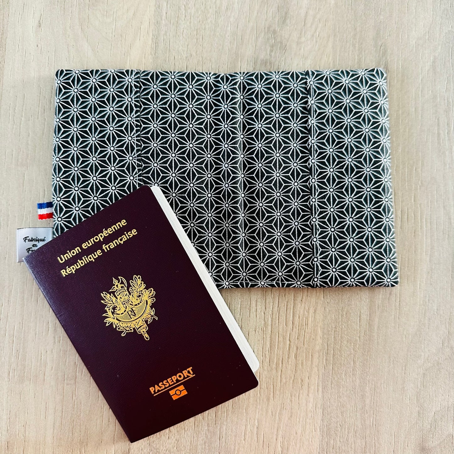 Protège passeport, rétro noir